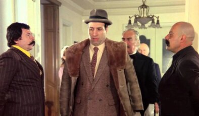 Çarıklı Milyoner filminin konusu ne? Çarıklı Milyoner filminin oyuncuları kim?