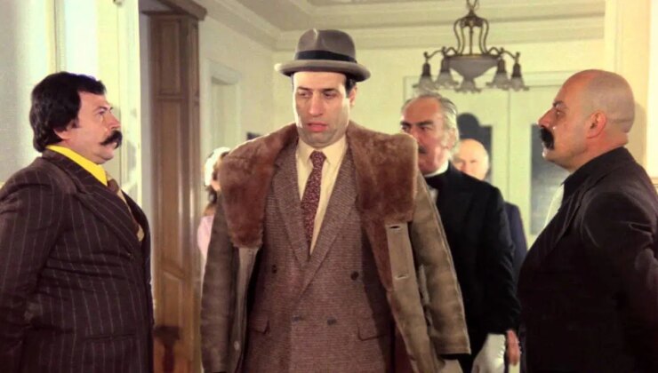 Çarıklı Milyoner filminin konusu ne? Çarıklı Milyoner filminin oyuncuları kim?