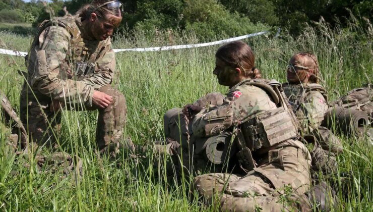 Danimarka kadınlara ‘zorunlu’ askerliği genişletti: Kışlalar, kadınlara hazırlanıyor