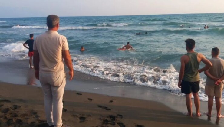 Denizde akıntıya kapılan 3 kız çocuğunun kurtarılma anları kameraya yansıdı