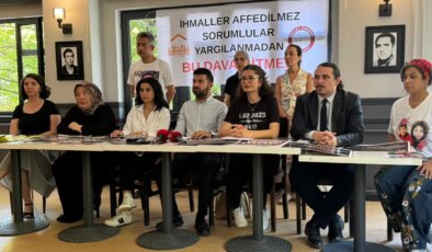 Depremde yaşamını yitiren yurttaşların aileleri: ‘Adalet ve güven de enkaz altında kaldı’