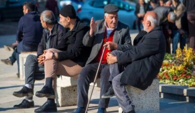 DİSK-AR araştırması ortaya koydu: Emekli aylıkları dibe doğru eşitleniyor