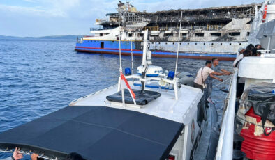 Endonezya’da yolcu gemisinde yangın: 568 kişi kurtarıldı