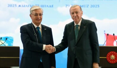 Erdoğan duyurdu: Kazakistan vize muafiyet süresini 90 güne çıkardı