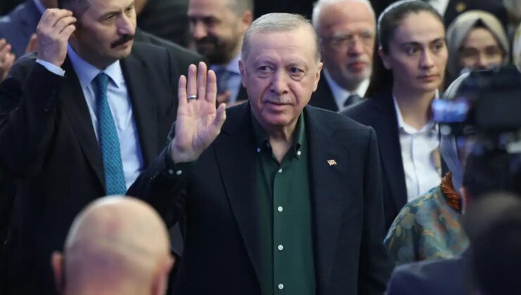Erdoğan’ın konuşması ‘tarihi’ çıkmadı, Cemal Enginyurt’tan tepki geldi: ‘Ne konuşmaydı be, tarihi yeniden yazdı…’