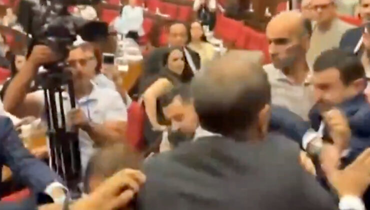 Ermenistan Parlamentosu’nda iktidar ve muhalefet milletvekilleri arasında kavga çıktı