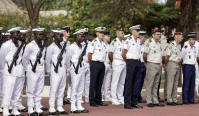 Fransa, 64 yıl sonra Senegal’den tamamen çekildi