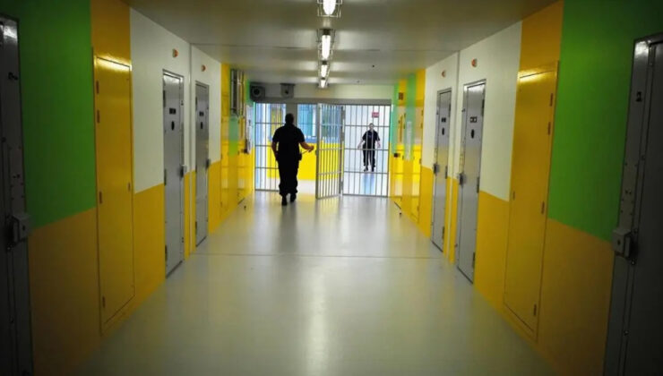 Fransa’da bir suçlu tahliye olan koğuş arkadaşının valizine saklanıp firar etti