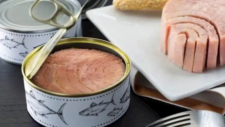 Günde 3 öğün ton balığı yiyen kadın hastanelik oldu!