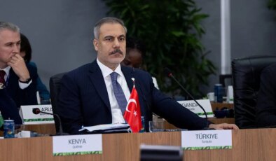 Hakan Fidan BRICS’te: Yapay zekanın tahakküm aracına dönüşmemesi için tedbir şart