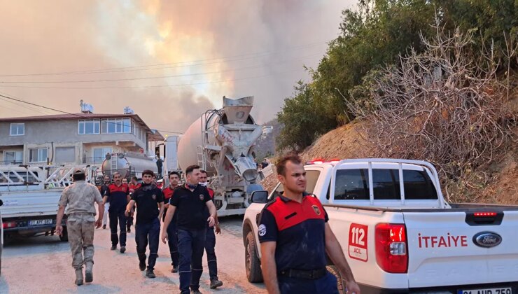 Hatay’da orman yangınından etkilenen yurttaşlardan yürek yakan sözler: ‘Zaten herkes depremden çıkmış, daha yeni yeni kendilerine geliyordu…’