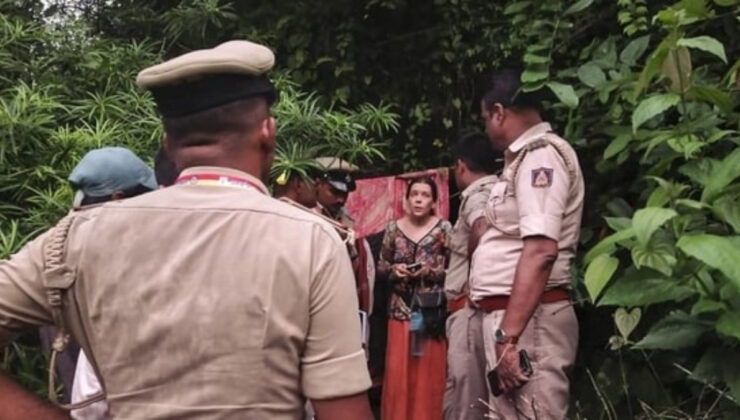 Hindistan’da mağarada yaşayan Rus kadın, çocuklarıyla kurtarılmaktan rahatsız