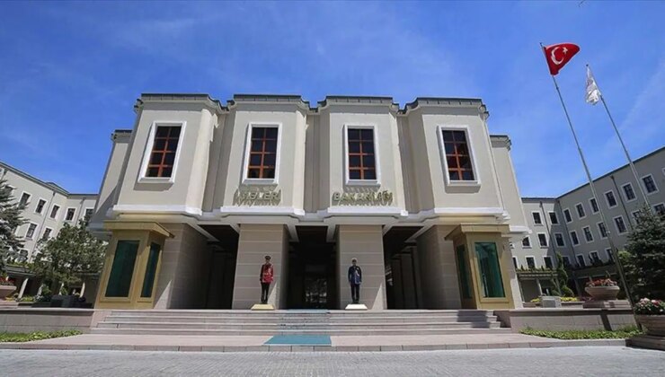 İçişleri Bakanlığı’ndan ‘Atatürk fotoğrafı’ açıklaması: ‘Amaç siyasi partilerin değil, Türk bayrağının kullanılmasıdır’