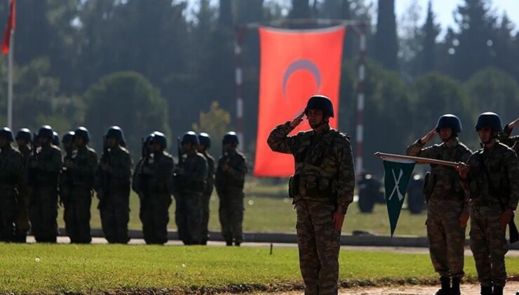 İktidara yakın gazete duyurdu… AKP’den kritik teklif: Orduda ‘yaş sınırına’ yeni düzenleme