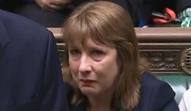 İngiliz bakan, parlamentoda gözyaşlarına boğuldu: Kamuoyu ve ekonomi sarsıldı