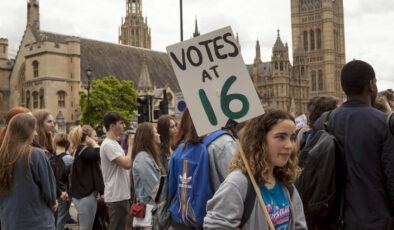 İngiltere’de tarihi seçim reformu: Oy kullanma yaşı 16’ya indi