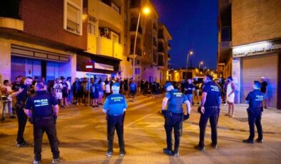 İspanya’da aşırı sağ gruplar ile göçmenler birbirine girdi