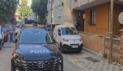 İstanbul’da aile katliamı: Anne ve babasını bıçakladı!