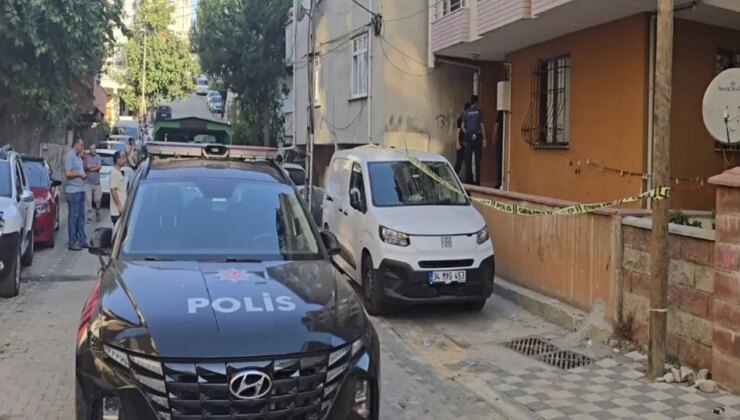 İstanbul’da aile katliamı: Anne ve babasını bıçakladı!
