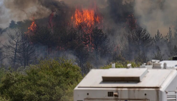 İzmir Bornova’da orman yangını: Buca’ya sıçradı, otoyol trafiğe kapatıldı!