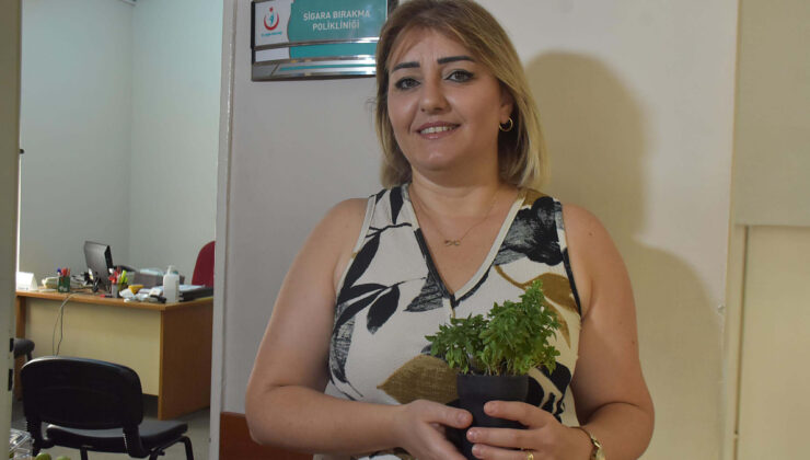 İzmir’de sigarayı bırakan 25 yıllık tiryaki, kül tablasını saksıya dönüştürdü