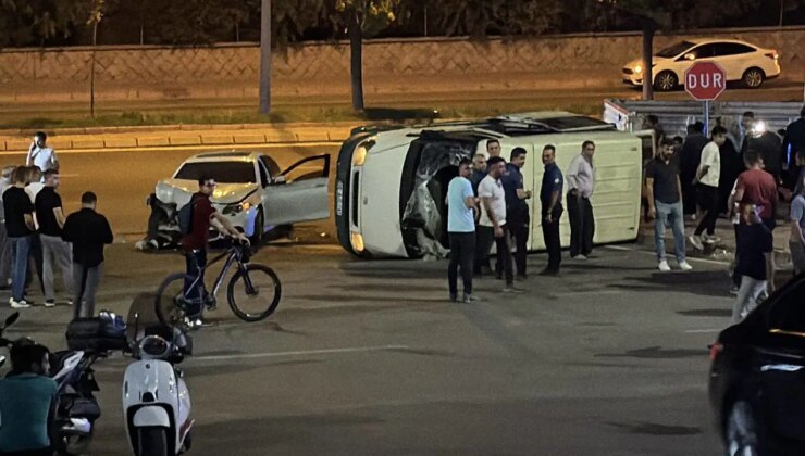 Kayseri’de feci kaza… Otomobil ile minibüs çarpıştı: Yaralılar var!