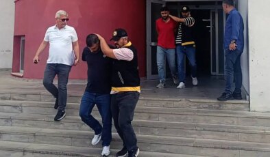 Kendilerini ‘polis’ olarak tanıtıp, milyonluk vurgun yaptılar!