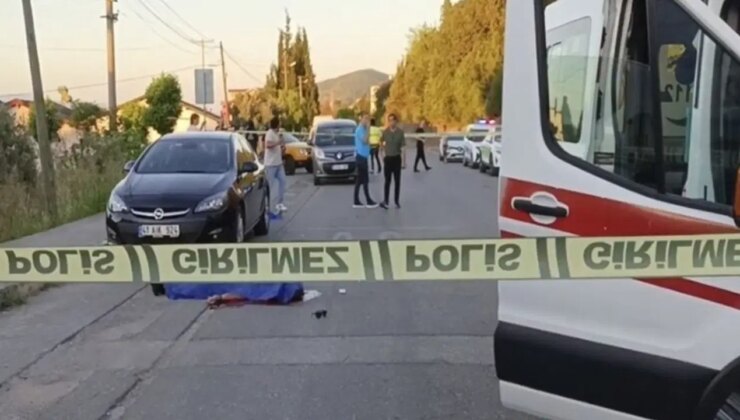 Kocaeli’nde sokak ortasında kanlı hesaplaşma: Baba ile oğlu kurşunların hedefi oldu!