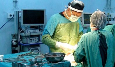 Konya’da sağlık skandalı: Hastasından ameliyat parası isteyen doktora gözaltı!