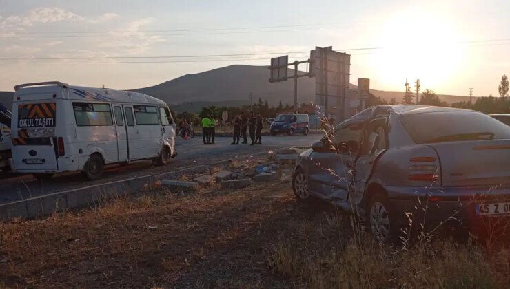 Konya’da tarım işçilerini taşıyan minibüs kaza yaptı: 16 kişi yaralandı
