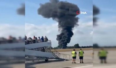 Londra’da yolcu uçağı havalandıktan saniyeler sonra düştü