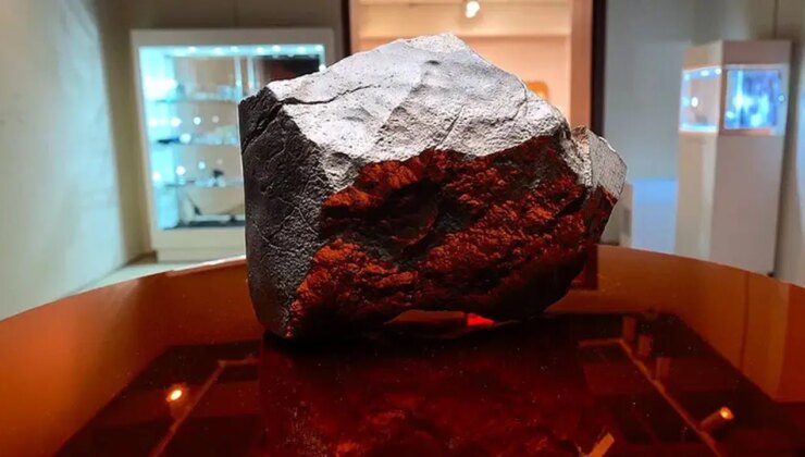 Mars’tan, Dünya’ya düşen en büyük meteorit açık artırmada