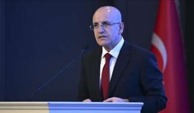 Mehmet Şimşek: Mayısta yıllık cari açık 16 milyar dolar seviyesinde yatay seyretti