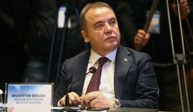 Muhittin Böcek görevden uzaklaştırılmıştı: Antalya Büyükşehir Belediyesi Başkanvekilliğine Büşra Özdemir seçildi