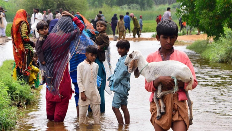 Muson yağmurları Pakistan’da 202 can aldı