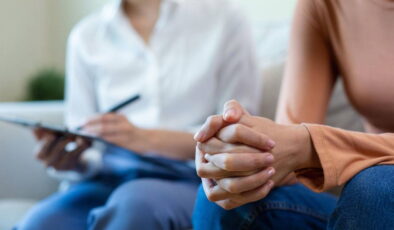 Mutluluğu yanlış yerlerde aradığınızı gösteren 10 işaret