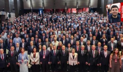 Özel, CHP’li belediyelere yapılan operasyonlara karşı partisinin başkanlarıyla toplandı: ‘Bayrağı bırakmak yok’