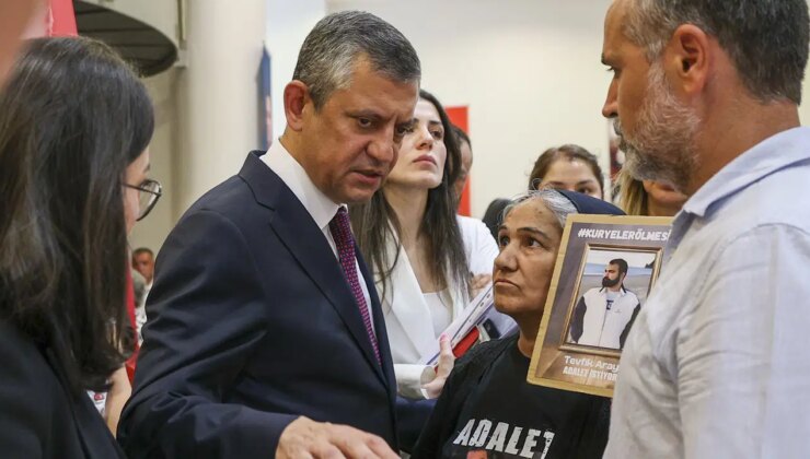 Özgür Özel, adalet arayan aileler ile bir araya geldi: ‘Hesap verecekleri süreçleri var gücümüzle şimdiden takip ediyoruz’