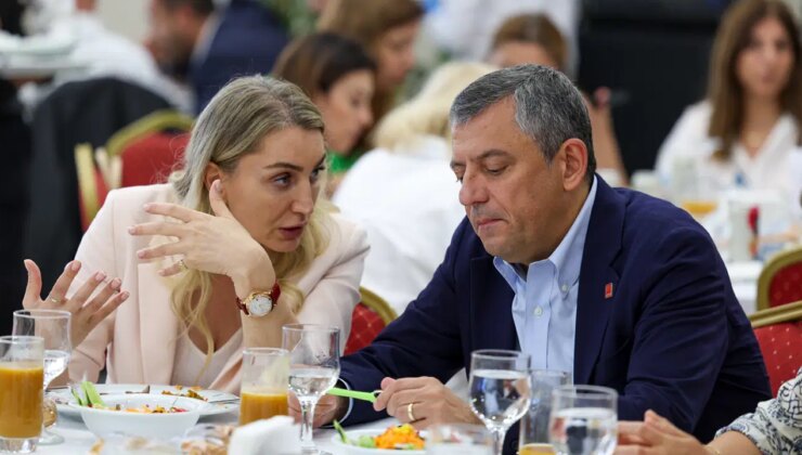 Özgür Özel, İBB operasyonlarında tutuklananların yakınlarıyla buluştu