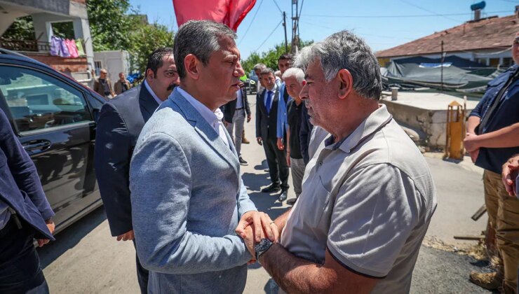 Özgür Özel, şehit Piyade Teğmen Furkan Sert’in ailesini ziyaret etti