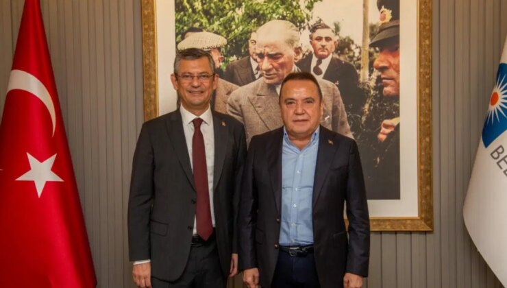 Özgür Özel’den miting öncesi Muhittin Böcek’e ziyaret