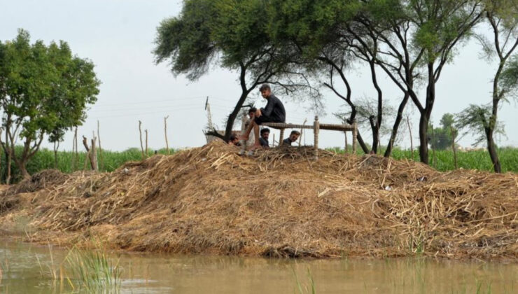Pakistan’da sel felaketi: Ölenlerin sayısı 104’e çıktı