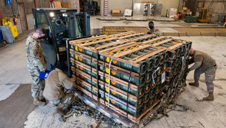 Pentagon freni çekti: Ukrayna’ya giden silahlar durduruldu
