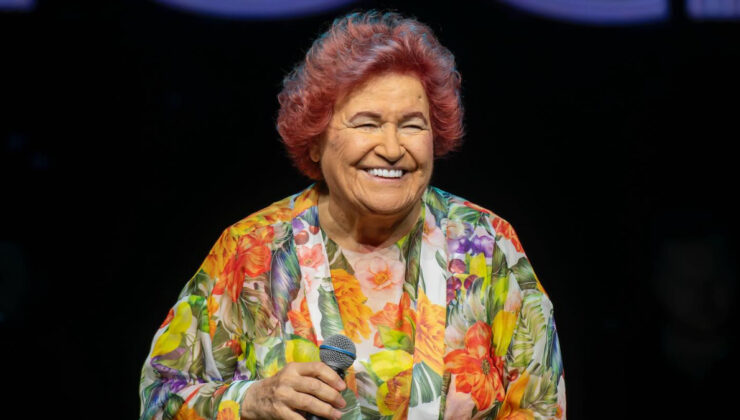 Photoshop’u abarttı! Usta şarkıcı Selda Bağcan’ın son hali sosyal medyada gündem oldu