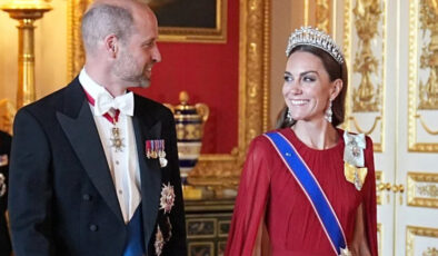 Prenses Kate yıllar sonra taç taktı