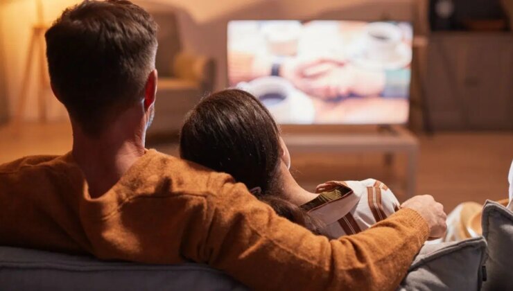 Romantik komedi sevenler için öneriler: İşte kız kıza veya romantik akşamlarda izlemek için 10 film!