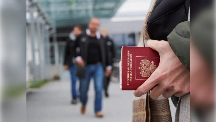 Rus turistler Avrupa’ya akın ediyor: Yaptırımlar kağıt üzerinde mi kaldı?