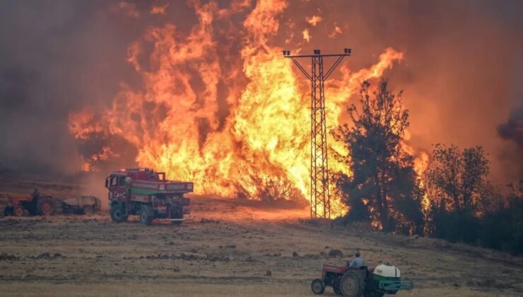 Sakarya’da çıkan orman yangını Bilecik’e sıçradı: Köyler boşaltılıyor!