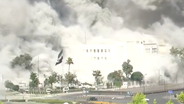 Şam, İsrail’in yoğun bombardımanı altında