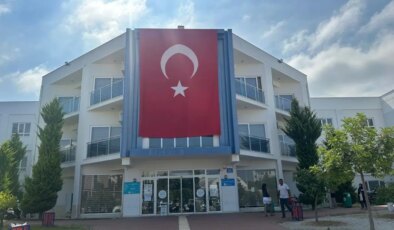 Sınavı dakikalarla kaçırdılar: ‘Türk bayrağından göremedik’ dediler, sınava alındılar